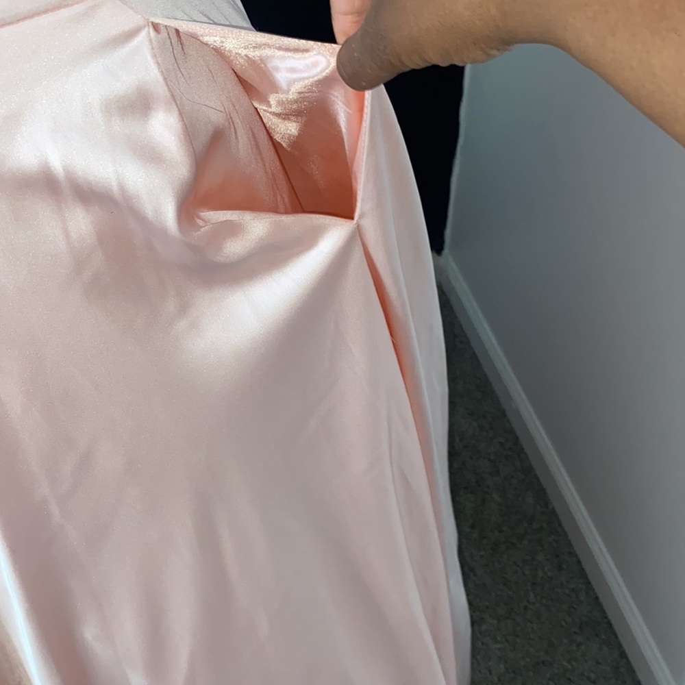 Strapless Gown IT HAS POCKETS 🤩 - Picture 10 of 11